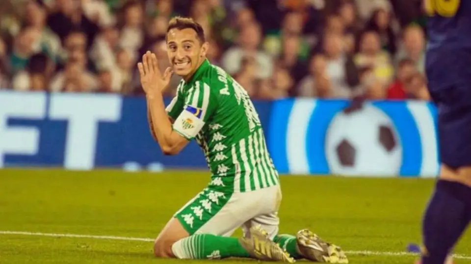 Andrés Guardado: 'Siempre es lo más fácil quitarle dinero al jugador'
