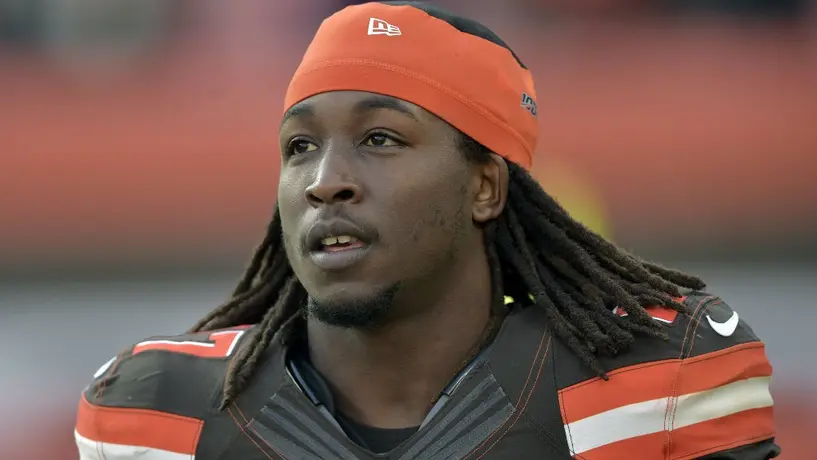 VIDEO: Kareem Hunt fue detenido, y le encontraron una bolsa con marihuana