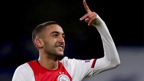 Hakim Ziyech, primer fichaje del Chelsea tras la sanción de FIFA