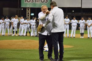 AMLO realizó el lanzamiento inicial de la Liga Mexicana del Pacífico