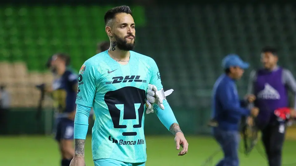 Pumas: Buscan competencia para Pollo Saldívar, pero el dinero es limitante
