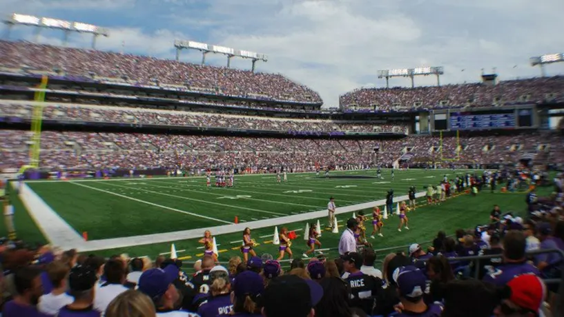 Aficionado murió en estadio de Ravens
