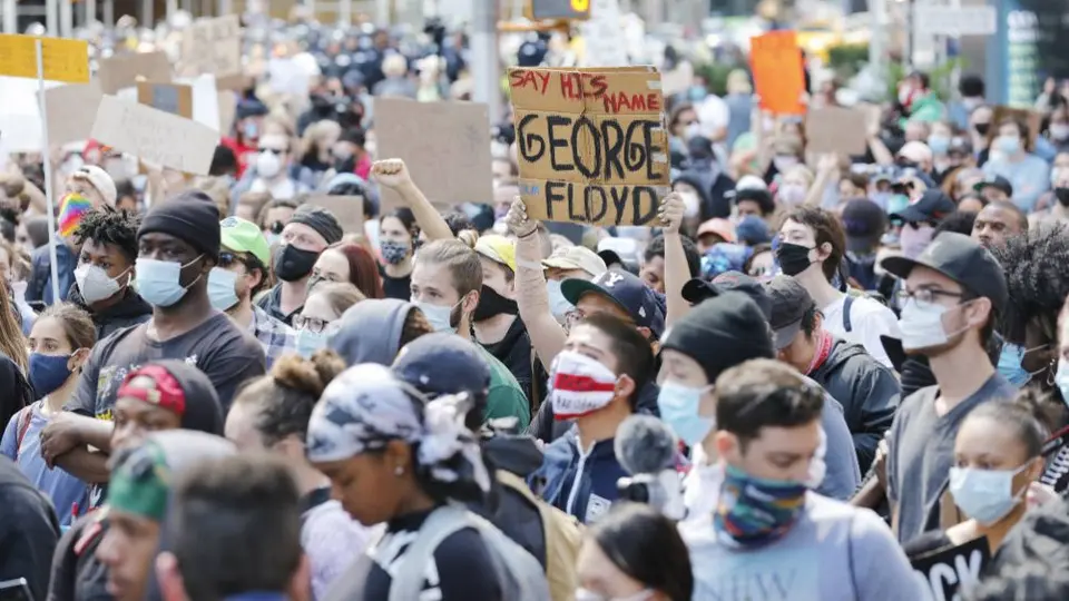Declaran toque de queda en Nueva York tras protestas por muerte de George Floyd