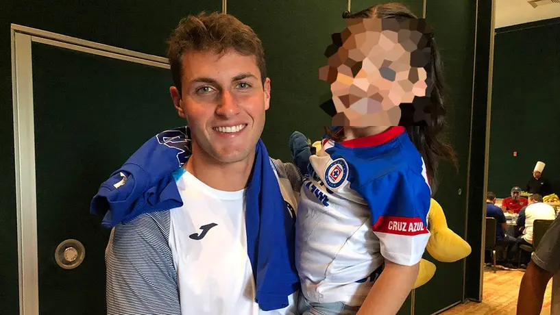 Chaquito Giménez cumplió el sueño de una niña previo al Cruz Azul vs Chivas