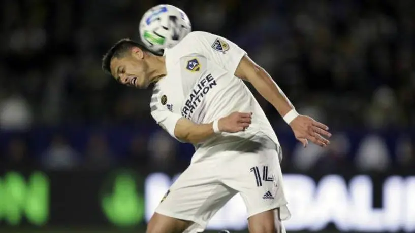 Chicharito fue criticado en redes sociales por quejarse de Amazon