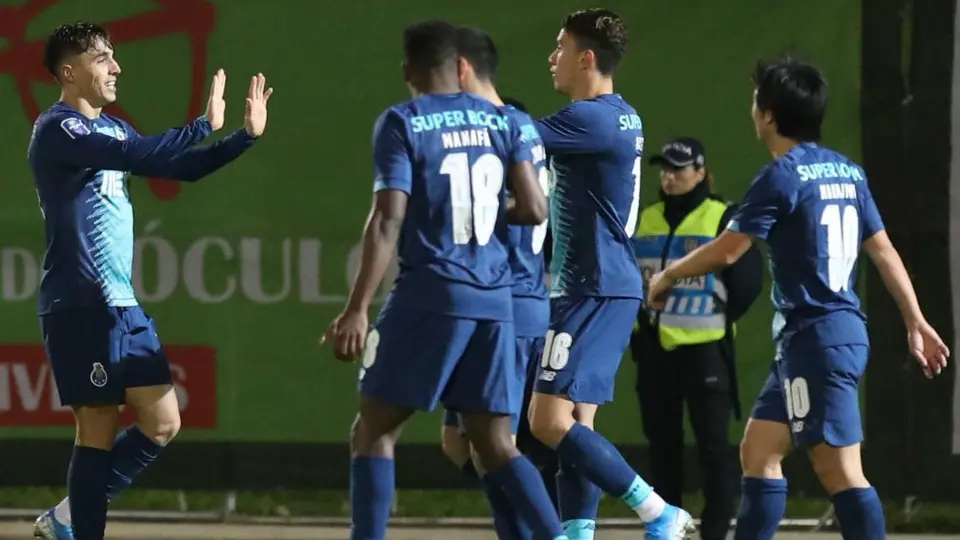 Porto y Tecatito Corona derrotaron al Casa Pia en la Copa de la Liga