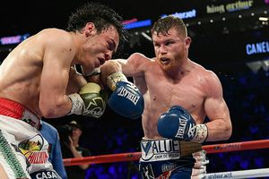 Canelo Álvarez a Chávez Jr.: 'En vez de retarme, pídele ayuda a tu papá'