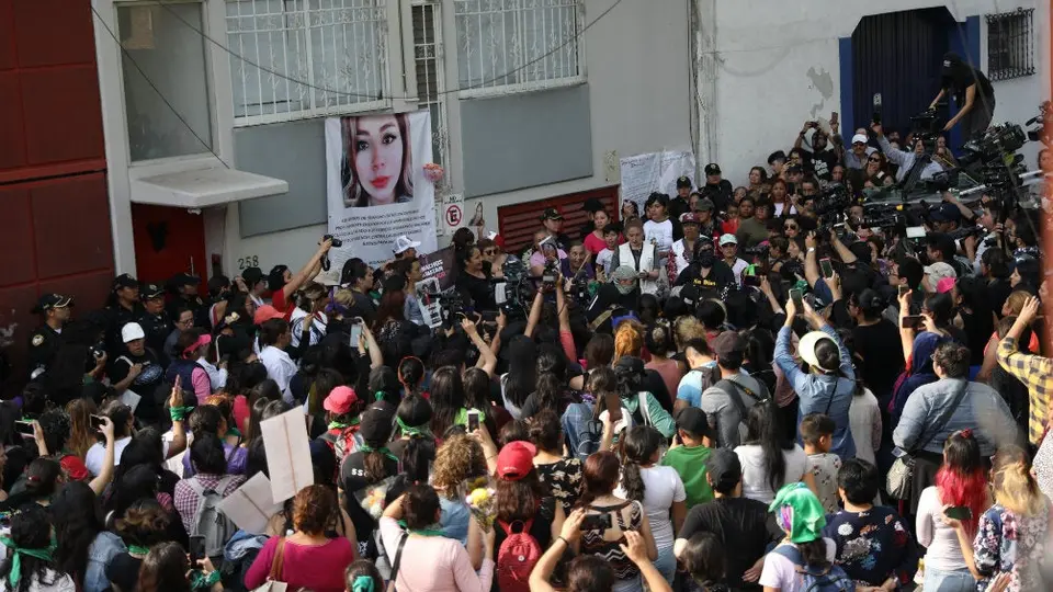 Manifestación pacífica por feminicidio de Ingrid Escamilla llegó al departamento donde murió