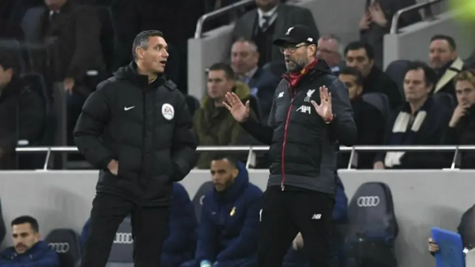 Klopp: 'Espero que Atlético no fiche a Cavani, pues sería un rival más complejo'