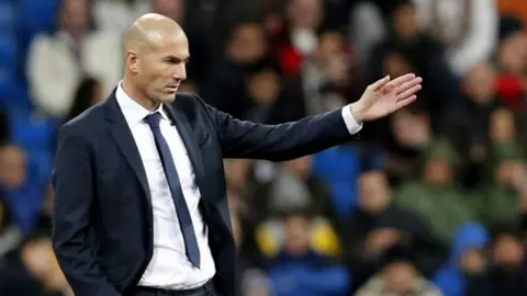Real Madrid: Zidane, a favor de los cinco cambios y jugar en el Di Stéfano