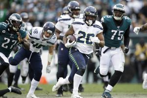 Seattle venció a Philadelphia, con un Rashaad Penny en plan grande