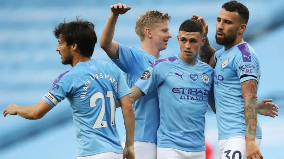 Premier League: Manchester City goleó al Burnley para retrasar coronación del Liverpool