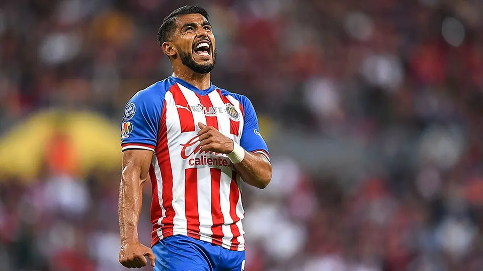 Chivas: Rubi Soto le hizo un fantástico túnel a Miguel Ponce