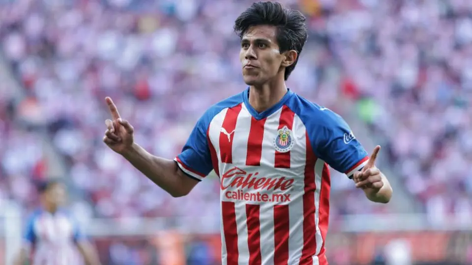 Excapitán de Chivas: 'Macías tiene más de Cardozo que de Bravo y Chicharito'