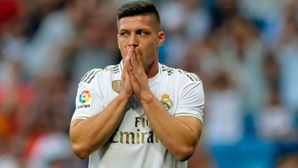 Luka Jovic volvió con fractura al Real Madrid tras la cuarentena