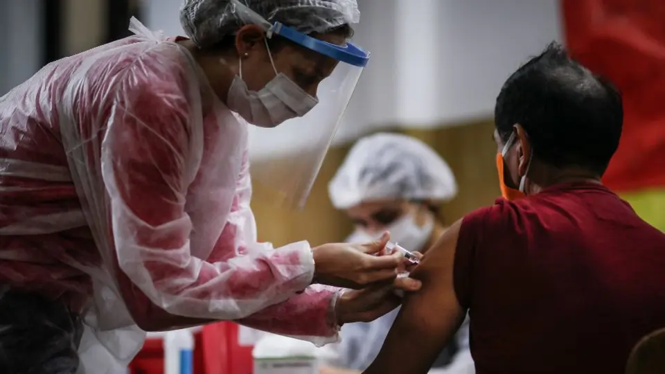 Vacuna contra el coronavirus podría estar lista en septiembre
