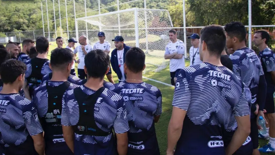 Mohamed y De Nigris dirigieron su primer entrenamiento con Rayados