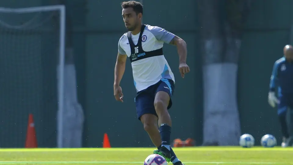 Adrián Aldrete, baja de Cruz Azul por lesión en el muslo posterior izquierdo
