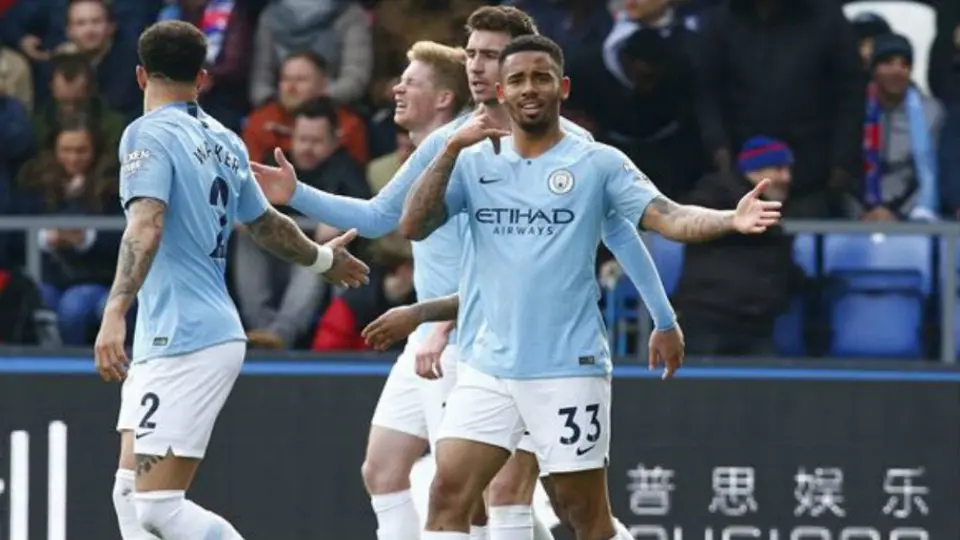 Jugadores del City habrían tenido fiesta sexual con 22 modelos italianas