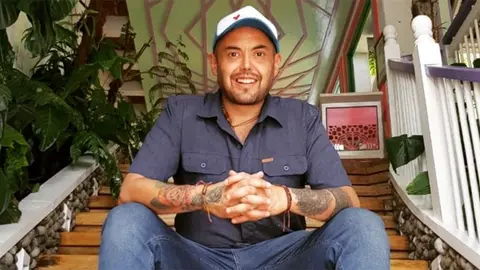 Exconductor de Televisa: 'Antes era pu... y le iba al América, pero ya le voy a Chivas'