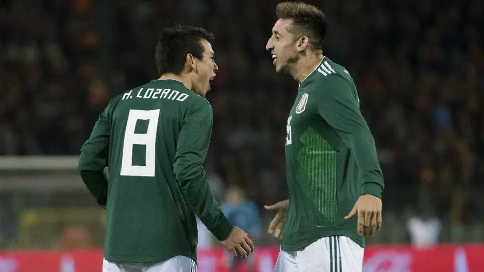 Chucky Lozano y Héctor Herrera alientan a jóvenes a seguir sus sueños
