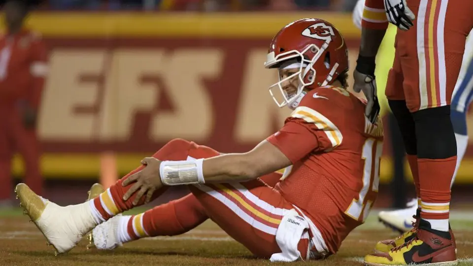 Chiefs perdió invicto ante unos Colts que anularon a Mahomes