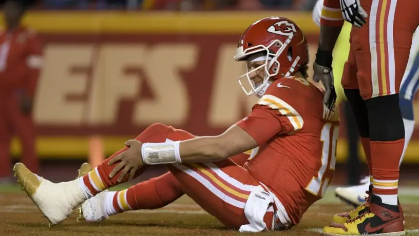 Chiefs perdió invicto ante unos Colts que anularon a Mahomes