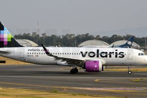 Avión de Volaris regresó al AICM por amenza de bomba