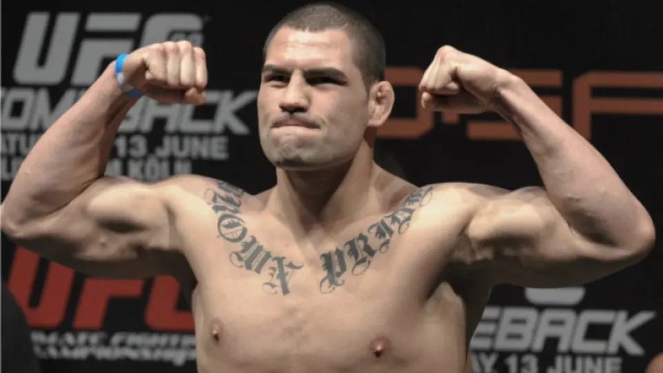 Caín Velásquez se unió a la WWE, tras confirmar su retiro de la UFC