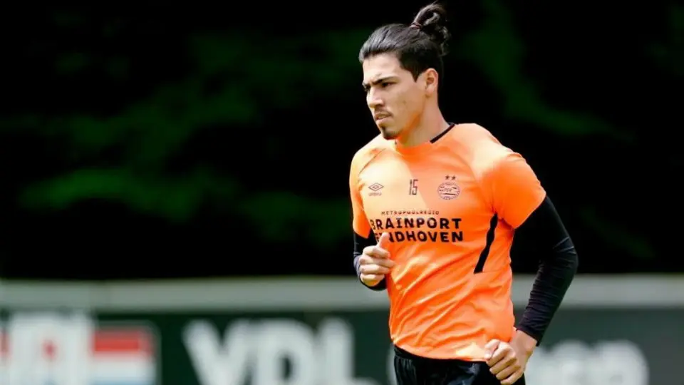Erick Gutiérrez y PSV regresaron a los entrenamientos tras parón por coronavirus