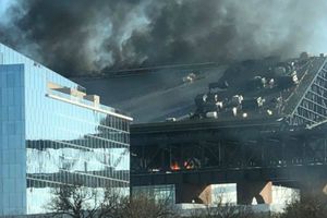 Estadio en construcción de los Rangers de Texas de la MLB sufrió un incendio