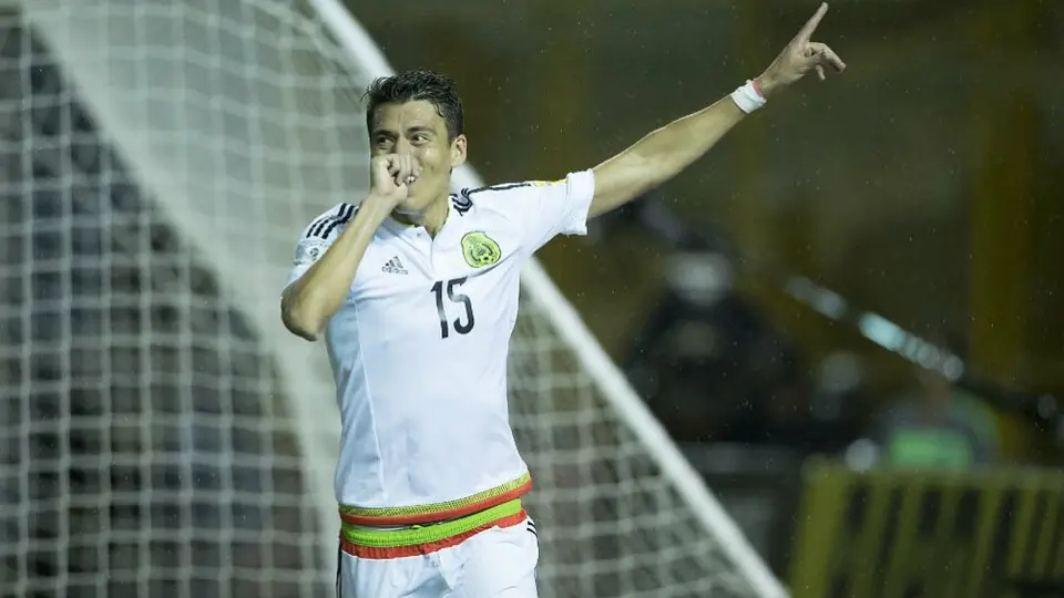 Héctor Moreno le reveló a Franco Escamilla que será padre de otra niña
