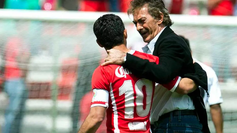 La Volpe: 'Sinha, más completo que Cuauhtémoc Blanco'
