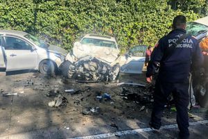 Choque entre BMW y transporte público dejó varios heridos en Naucalpan