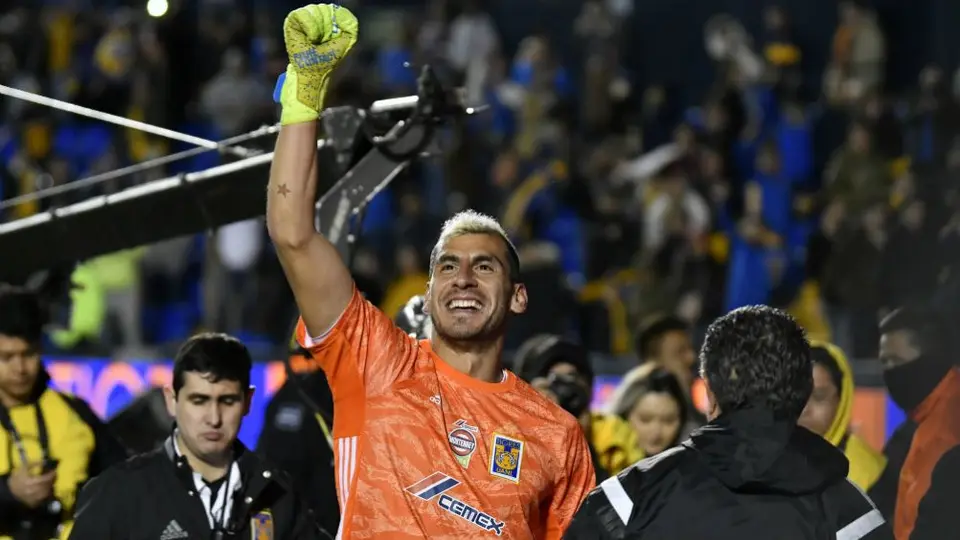 Nahuel Guzmán fue reconocido por afición de Tigres tras gol heroico en Concachampions
