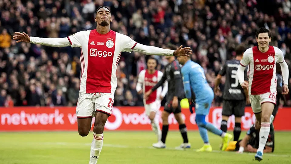 Ajax consolidó liderato de Eredivisie sin Edson Álvarez