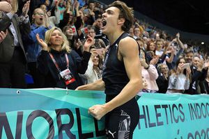 Sueco rompió el récord mundial de salto con pértiga