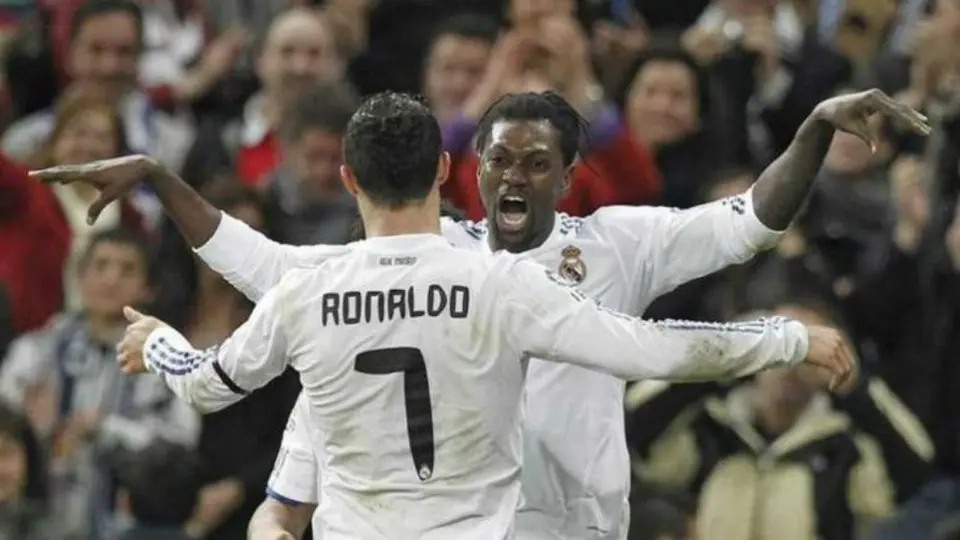 Olimpia ficharía a Emmanuel Adebayor para pelear por Copa Libertadores