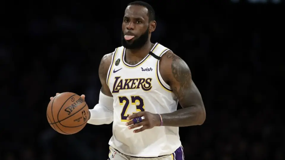 LeBron James guió a Lakers en victoria de último segundo ante Celtics
