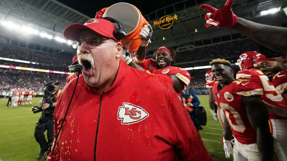 Andy Reid en festejo por ganar el Super Bowl LIV | AP