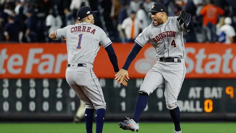 Astros salió vivo del Bronx y toma ventaja en serie contra Yankees