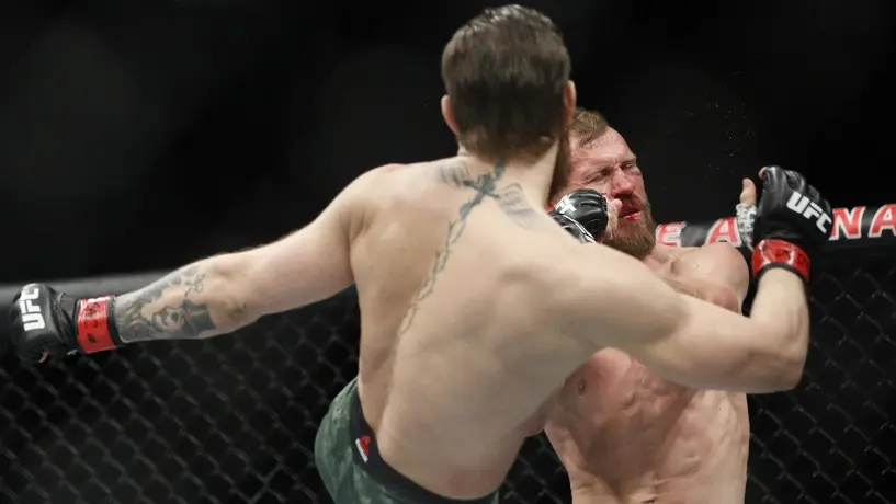 VIDEO: Conor McGregor noqueó en su regreso a UFC
