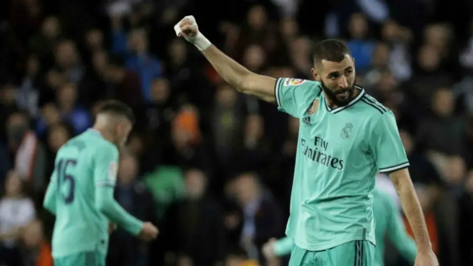 Benzema renovaría contrato con Real Madrid hasta 2022