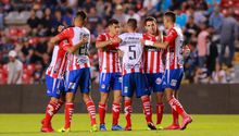 Atlético San Luis recibió a niño que hizo tarea sobre la victoria ante Querétaro