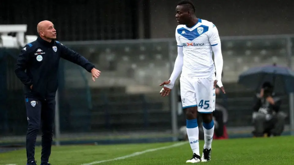 Mario Balotelli amenazó con abandonar el Verona vs Brescia por racismo