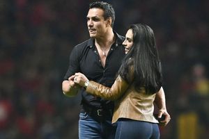 VIDEO: Alberto del Rio propuso matrimonio a su novia en el entretiempo del Toluca vs Xolos