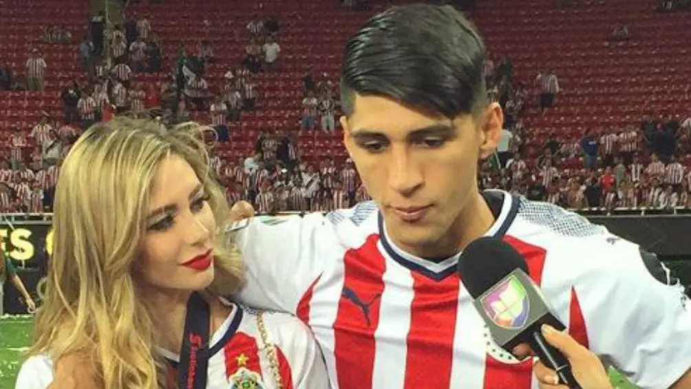 Alan Pulido e Ileana Salas después de ganar la Liga de Campeones de Concacaf | INSTAGRAM @ILEANASALAS