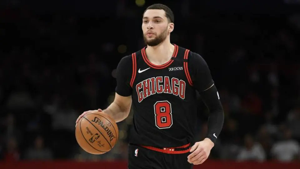 Estrella de los Chicago Bulls 'entrenó' con su perro durante cuarentena