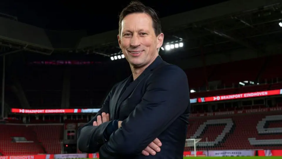 Extécnico de Chicharito Hernández, nuevo entrenador del PSV de Guti