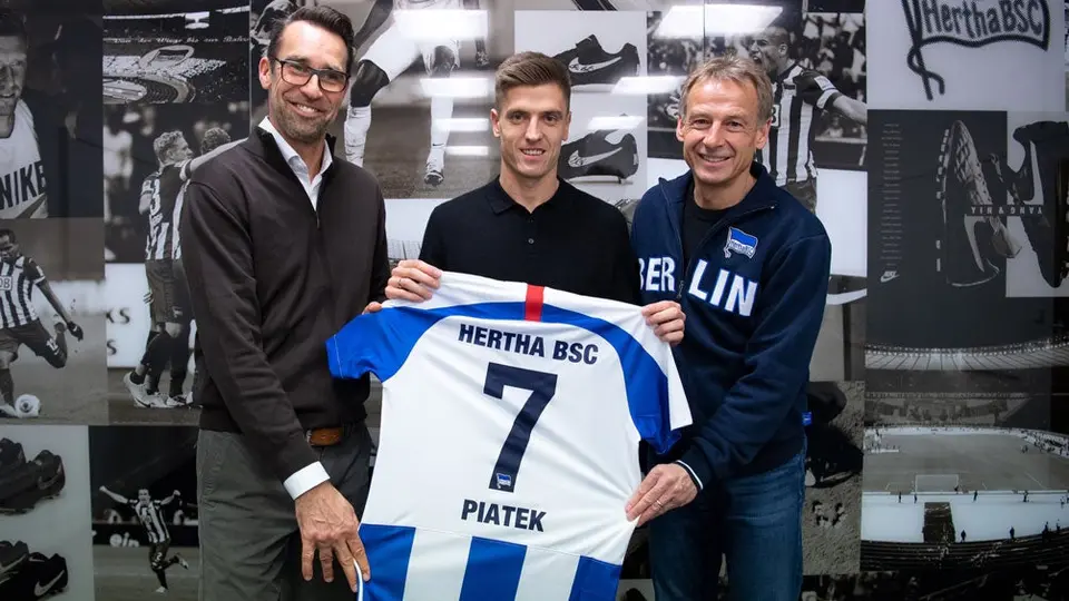 Krzysztof Piatek salió del Milan para reforzar al Hertha Berlín